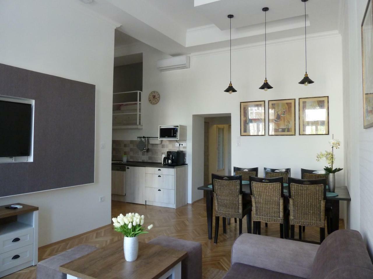 Kossuth Apartmanok Debrecen Extérieur photo