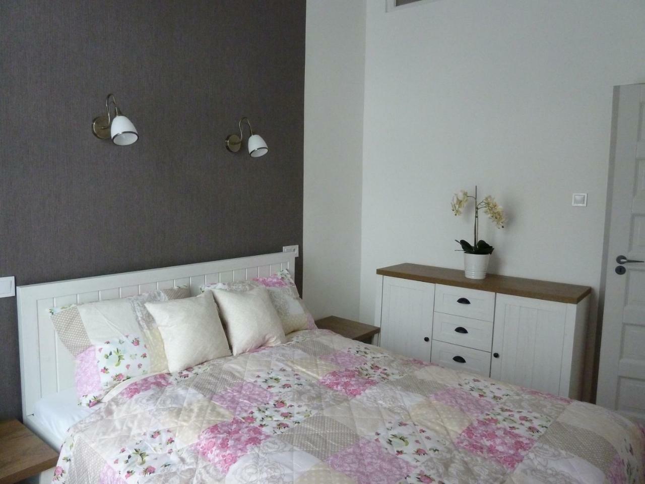 Kossuth Apartmanok Debrecen Extérieur photo